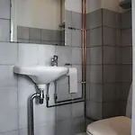 Jorgensen بيت شباب *