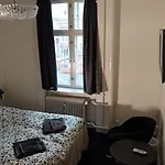 Jorgensen بيت شباب *