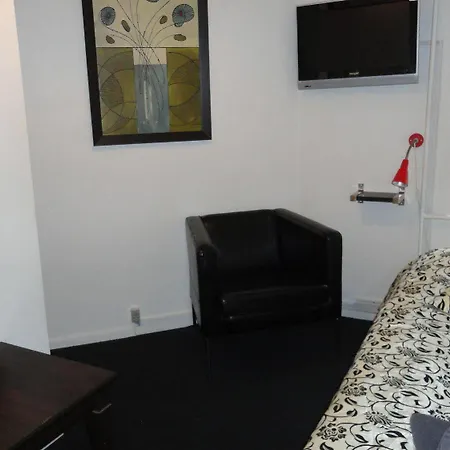 Jorgensen Hostel *